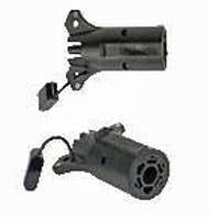 7-POLE BLADE TO 4-POLE MOLDED CONNECTOR W/ TETHERED CAP 7-POLE BLADE TO 4-POLE MOLDED CONNECTOR W/ TETHERED CAP